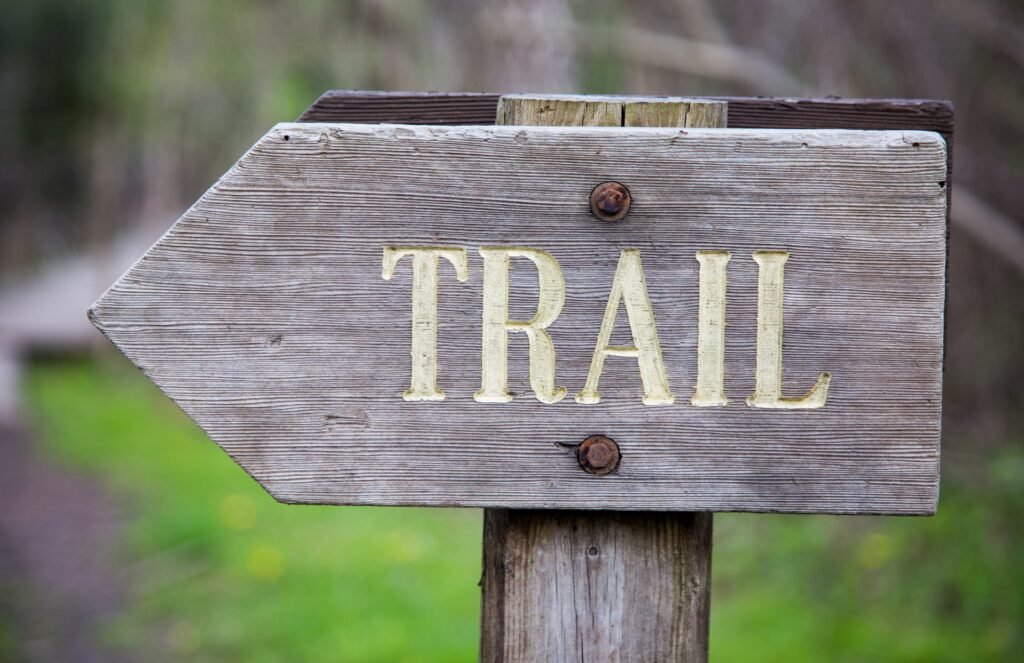 stay on trail and leave no trace